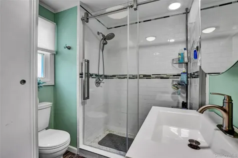 164 Village Circle W Manorville NY 11949