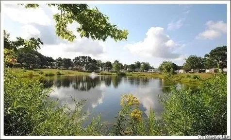 164 Village Circle W Manorville NY 11949
