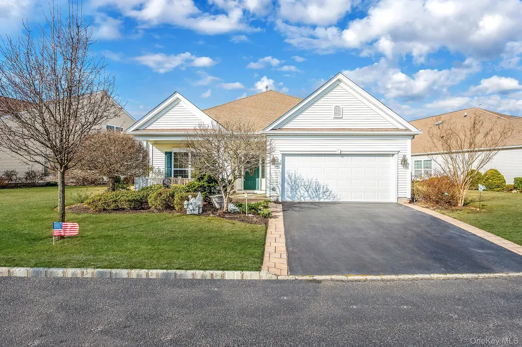 78 Louden Loop Mount Sinai NY 11766