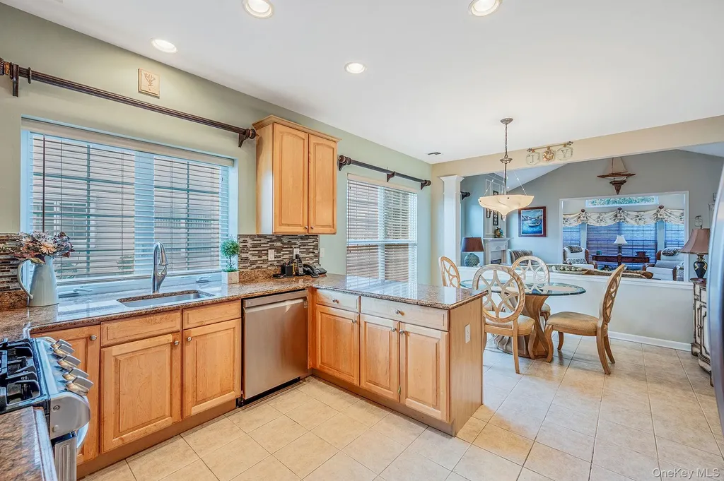 78 Louden Loop Mount Sinai NY 11766