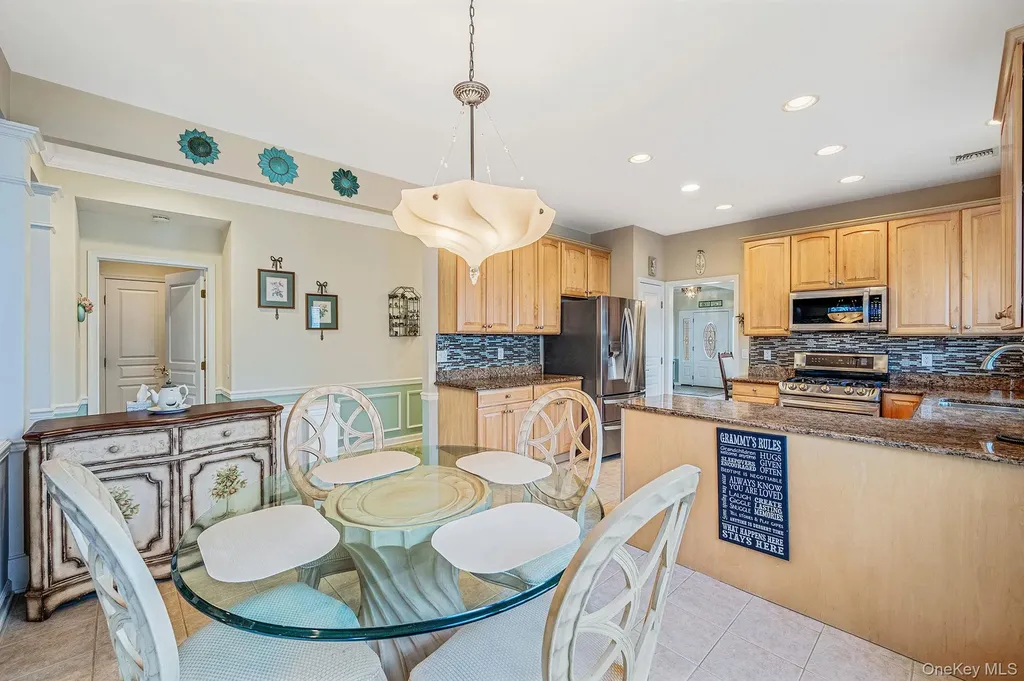 78 Louden Loop Mount Sinai NY 11766