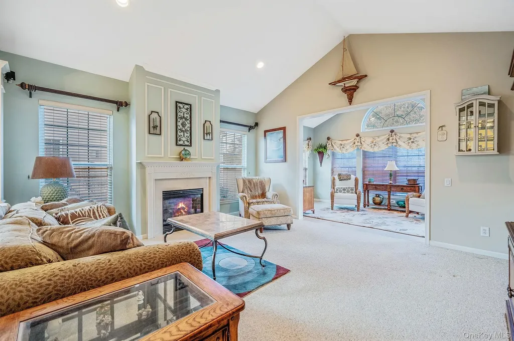 78 Louden Loop Mount Sinai NY 11766