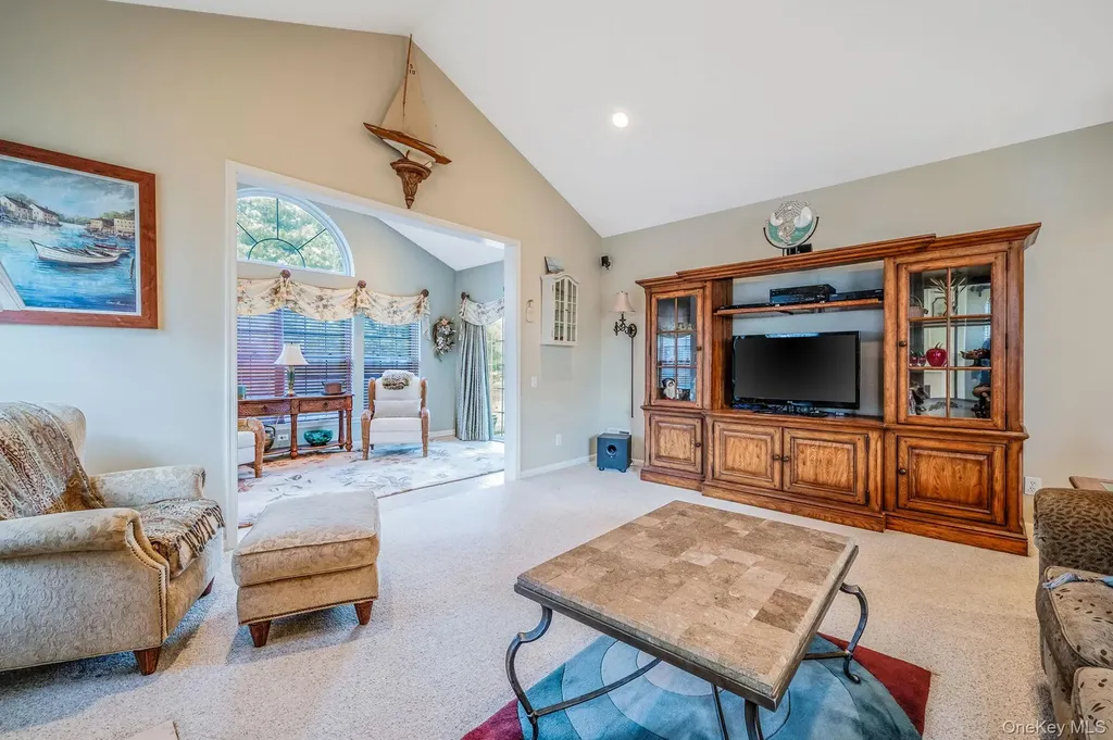 78 Louden Loop Mount Sinai NY 11766