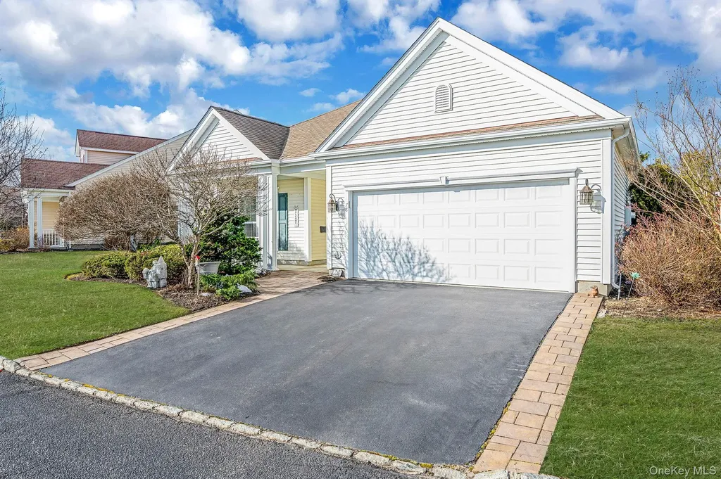 78 Louden Loop Mount Sinai NY 11766