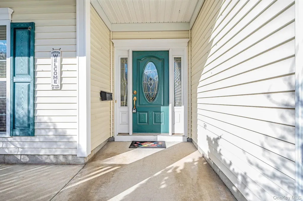78 Louden Loop Mount Sinai NY 11766