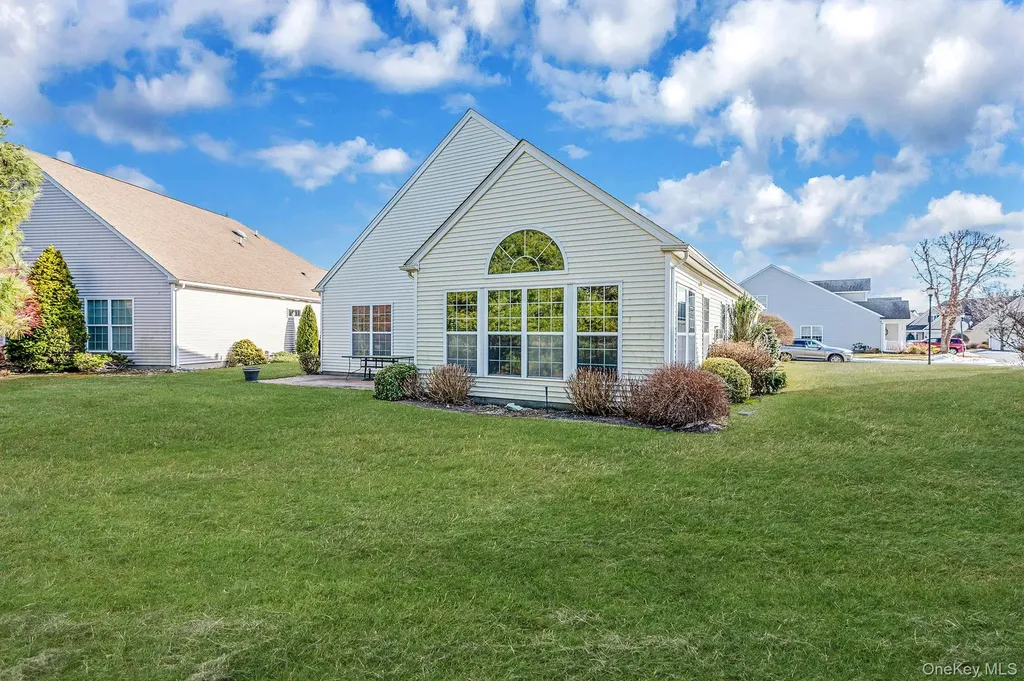 78 Louden Loop Mount Sinai NY 11766