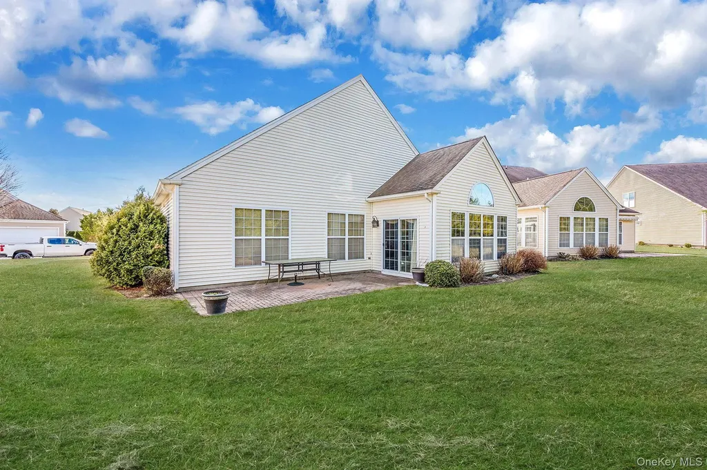 78 Louden Loop Mount Sinai NY 11766