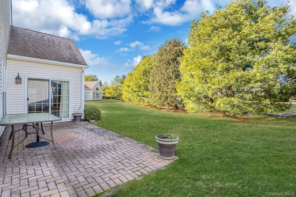 78 Louden Loop Mount Sinai NY 11766