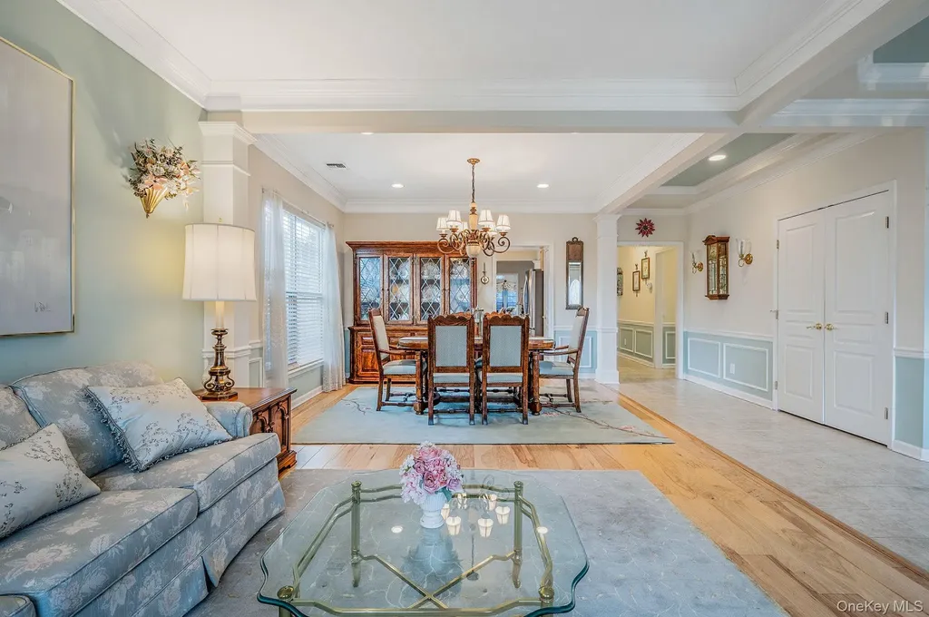 78 Louden Loop Mount Sinai NY 11766