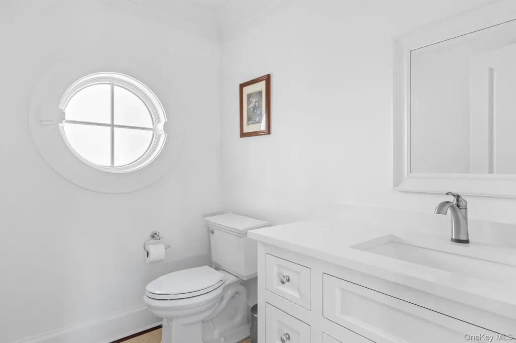 17 Ludlow Lane Hampton Bays NY 11946