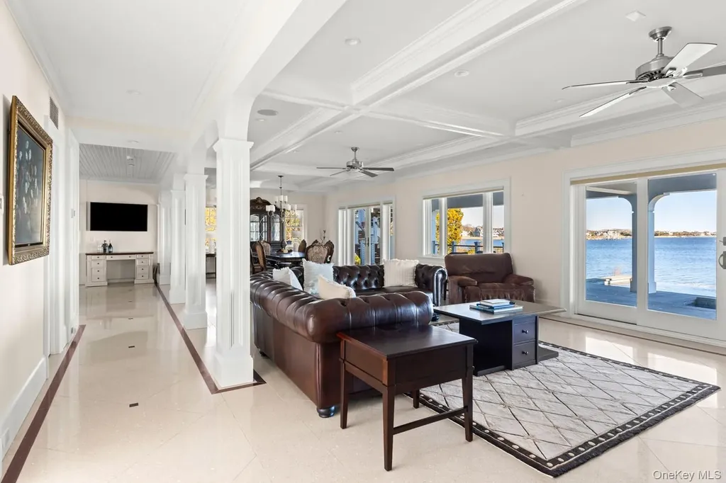 17 Ludlow Lane Hampton Bays NY 11946