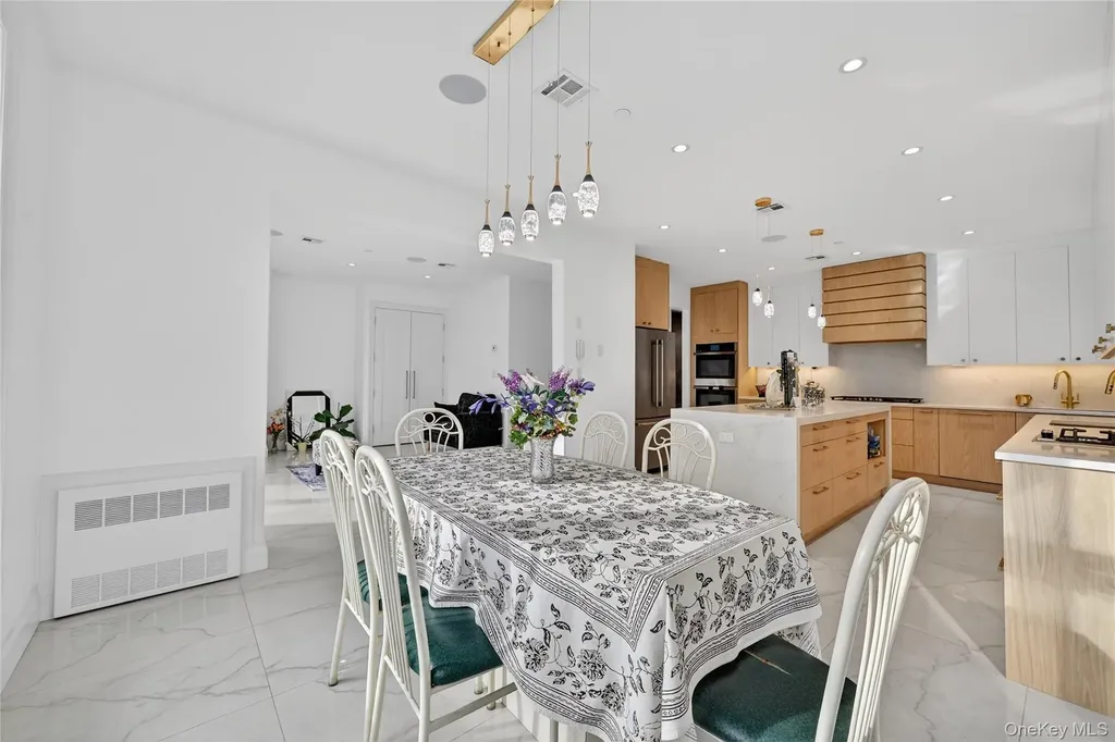 27 Ellish Parkway Spring Valley NY 10977