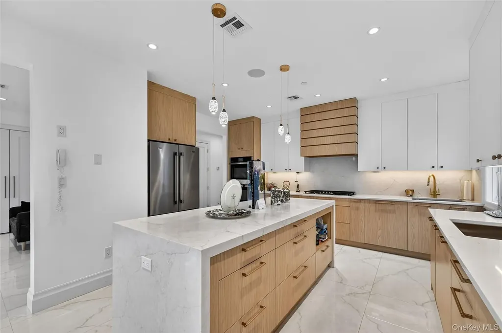 27 Ellish Parkway Spring Valley NY 10977