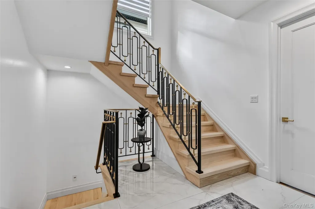 27 Ellish Parkway Spring Valley NY 10977