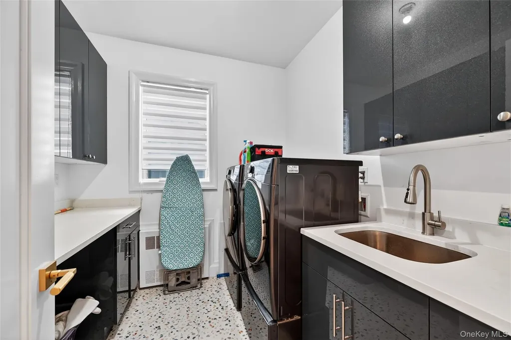 27 Ellish Parkway Spring Valley NY 10977