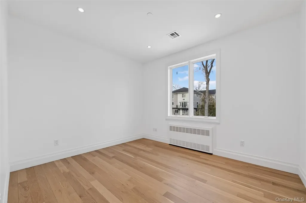 27 Ellish Parkway Spring Valley NY 10977