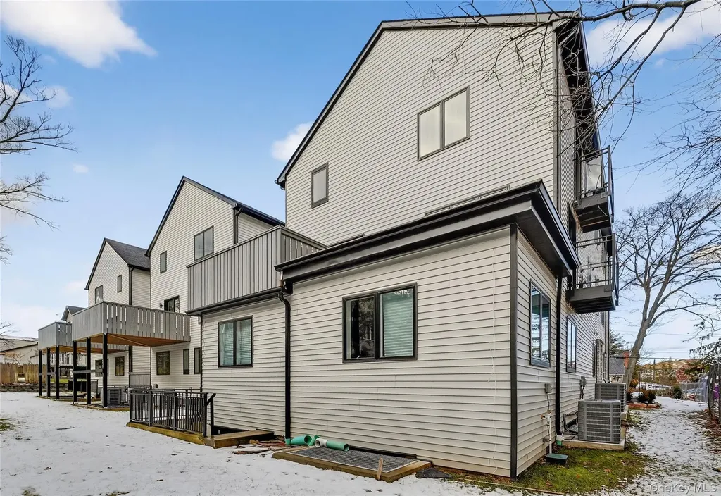 27 Ellish Parkway Spring Valley NY 10977