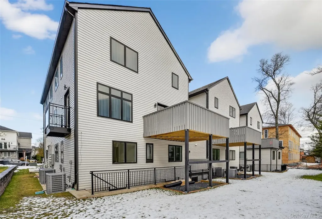 27 Ellish Parkway Spring Valley NY 10977