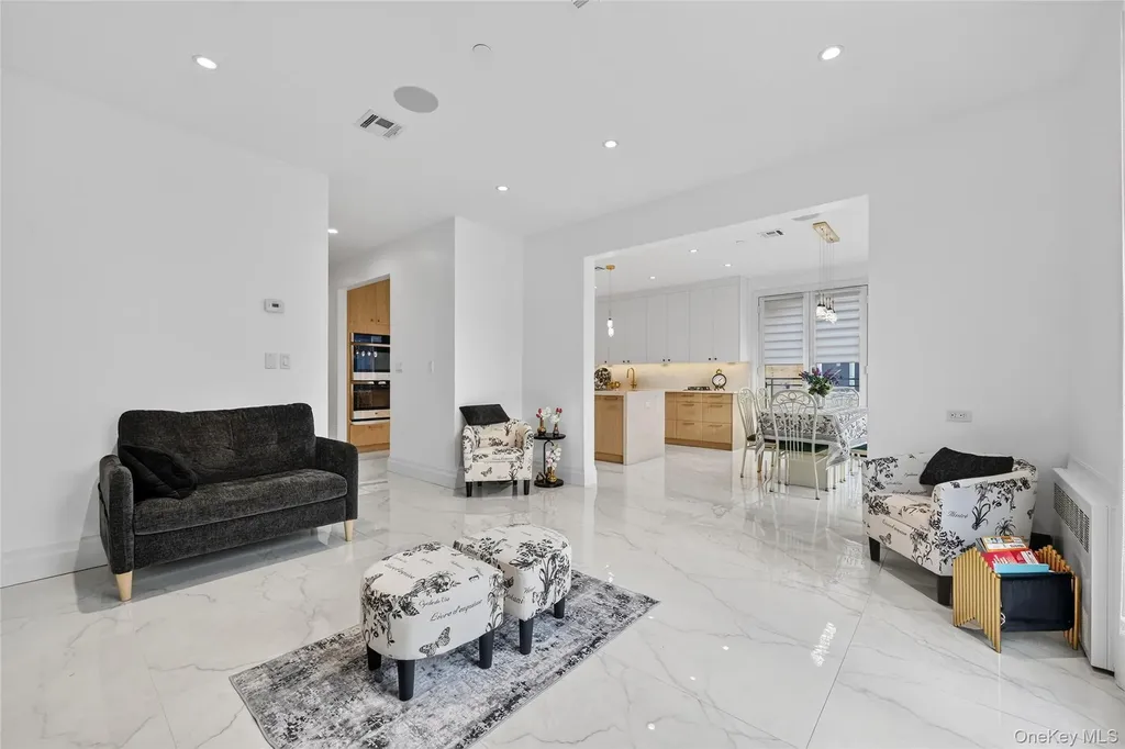 27 Ellish Parkway Spring Valley NY 10977