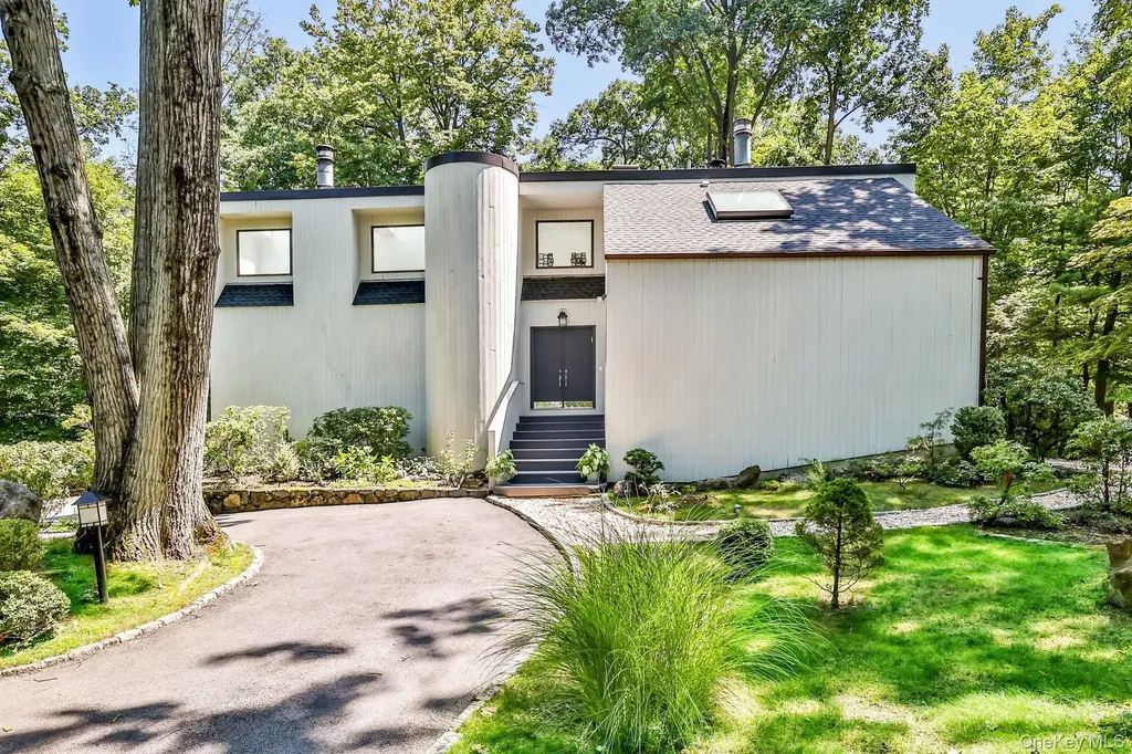 2 Whippoorwill Close Chappaqua NY 10514