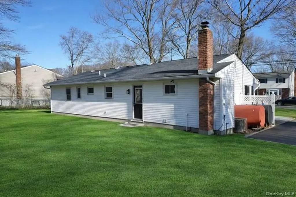 78 Juniper Avenue Ronkonkoma NY 11779