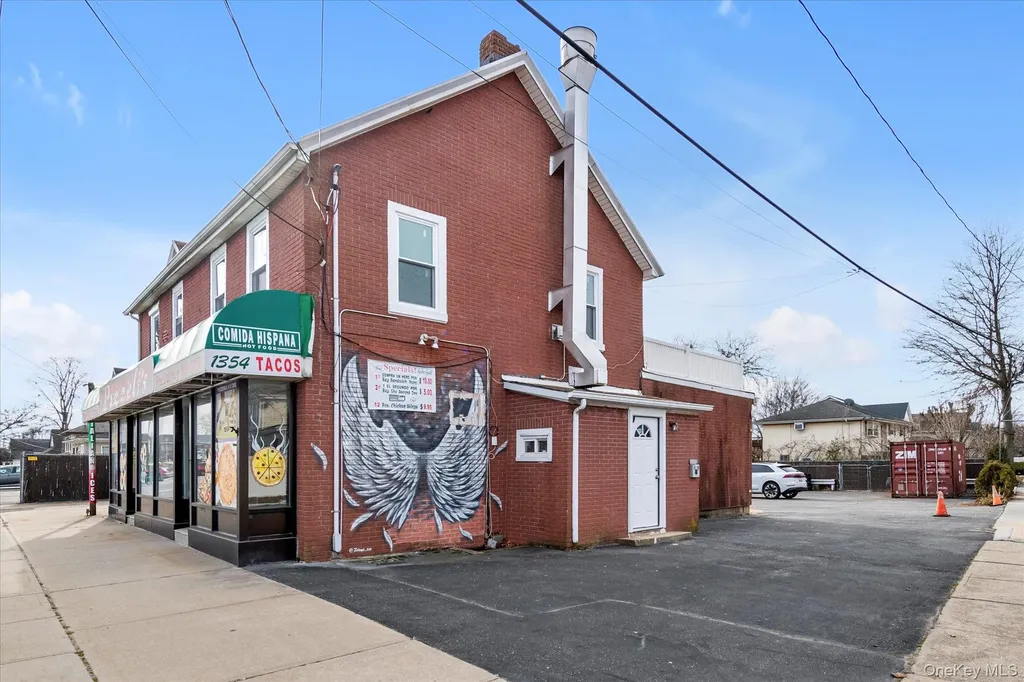 1354 Newbridge Road Bellmore NY 11710