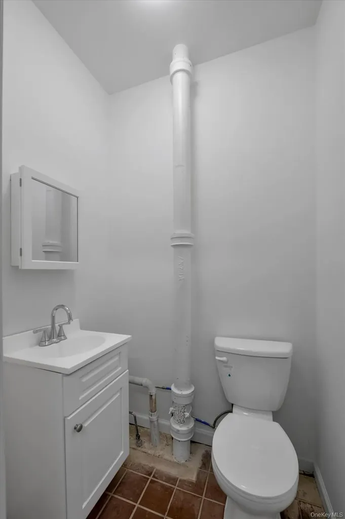 1354 Newbridge Road Bellmore NY 11710