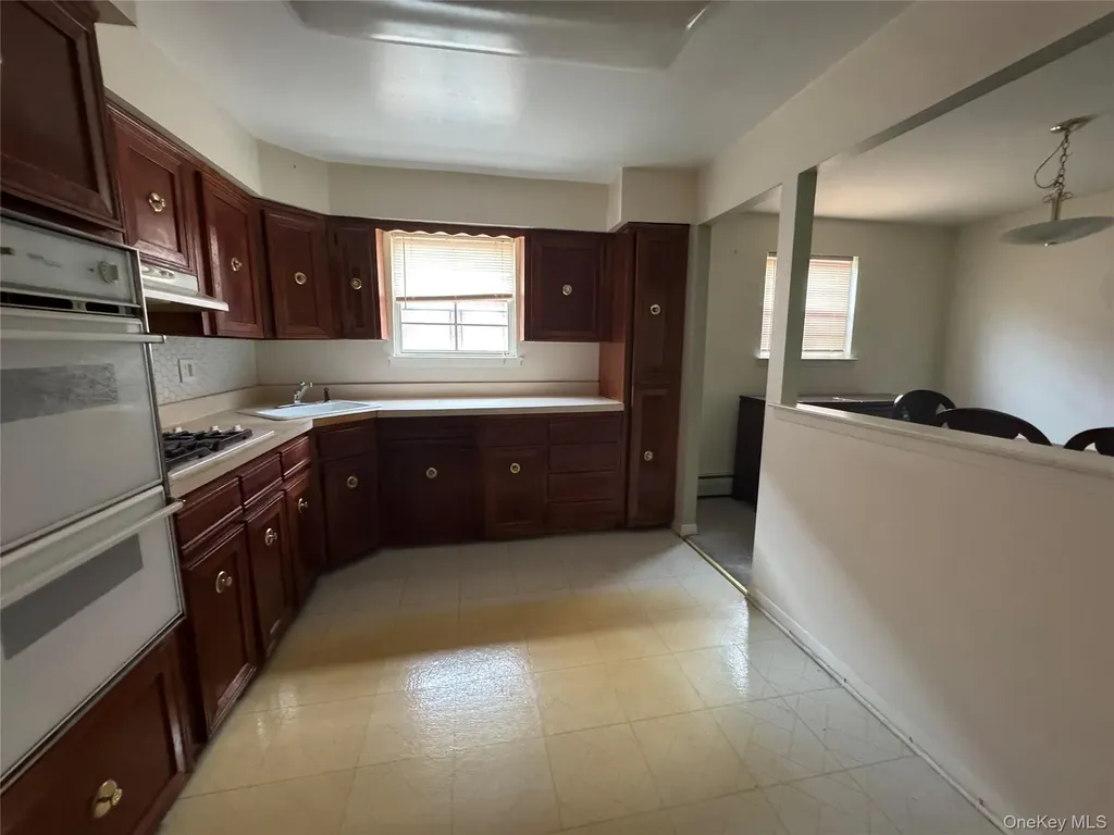 87-66 52nd Avenue Elmhurst NY 11373
