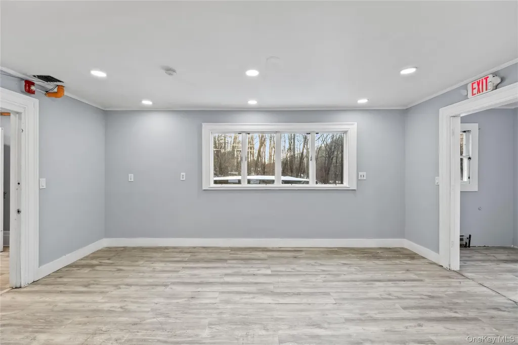 996 Haverstraw Road Suffern NY 10901