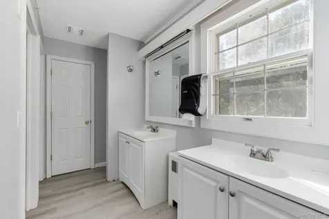 996 Haverstraw Road Suffern NY 10901