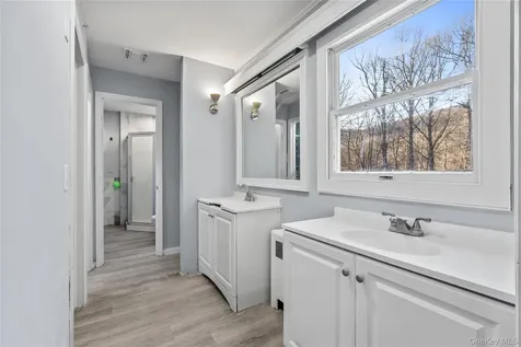 996 Haverstraw Road Suffern NY 10901
