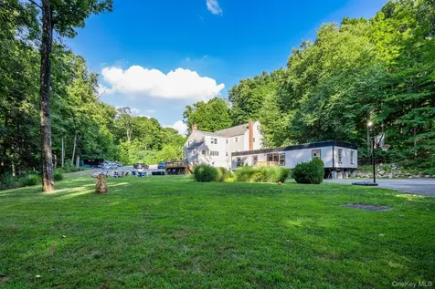 996 Haverstraw Road Suffern NY 10901