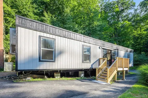 996 Haverstraw Road Suffern NY 10901
