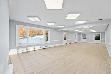 996 Haverstraw Road Suffern NY 10901