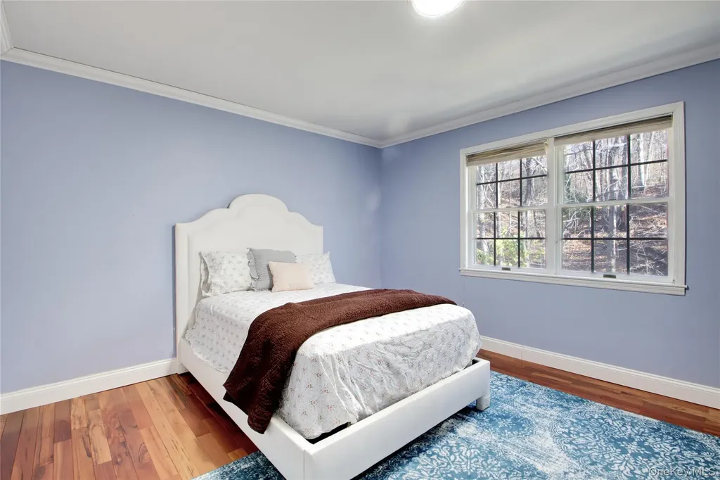 50 Davis Lane Roslyn NY 11576