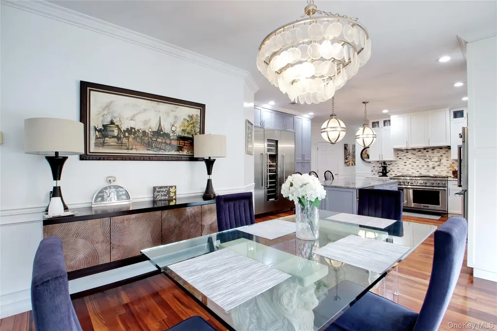 50 Davis Lane Roslyn NY 11576