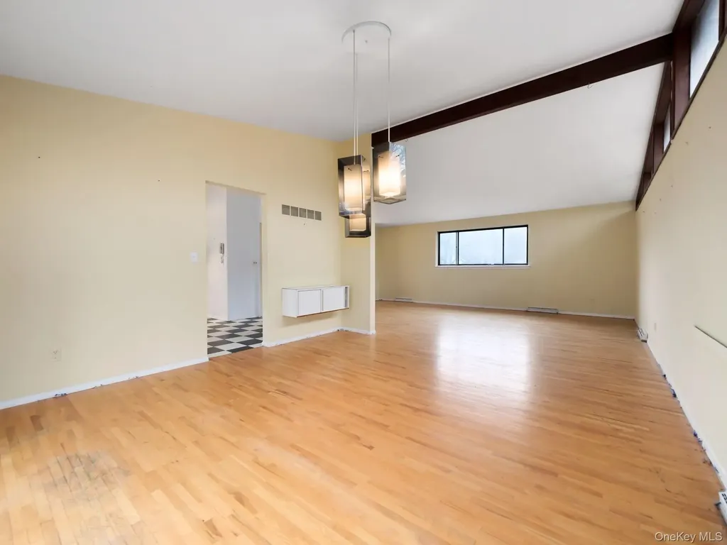 6 Pennington Way Spring Valley NY 10977