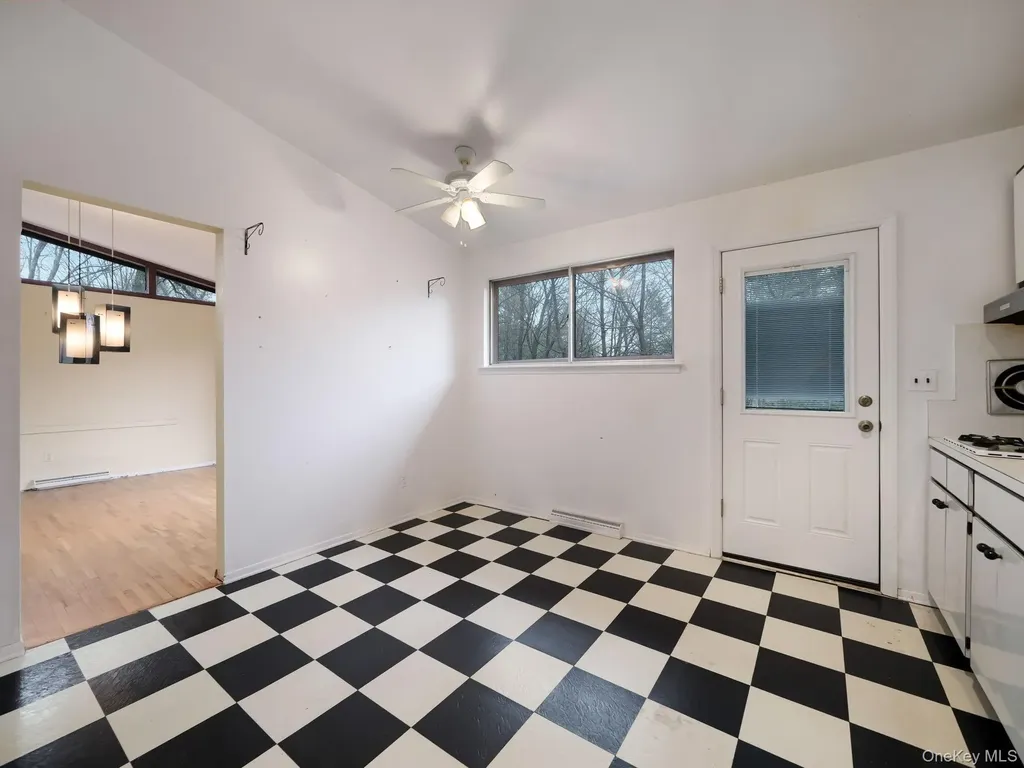 6 Pennington Way Spring Valley NY 10977
