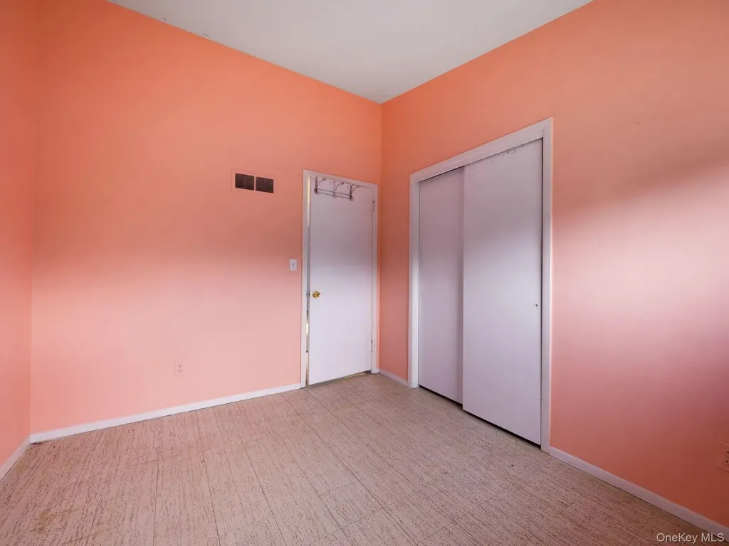 6 Pennington Way Spring Valley NY 10977