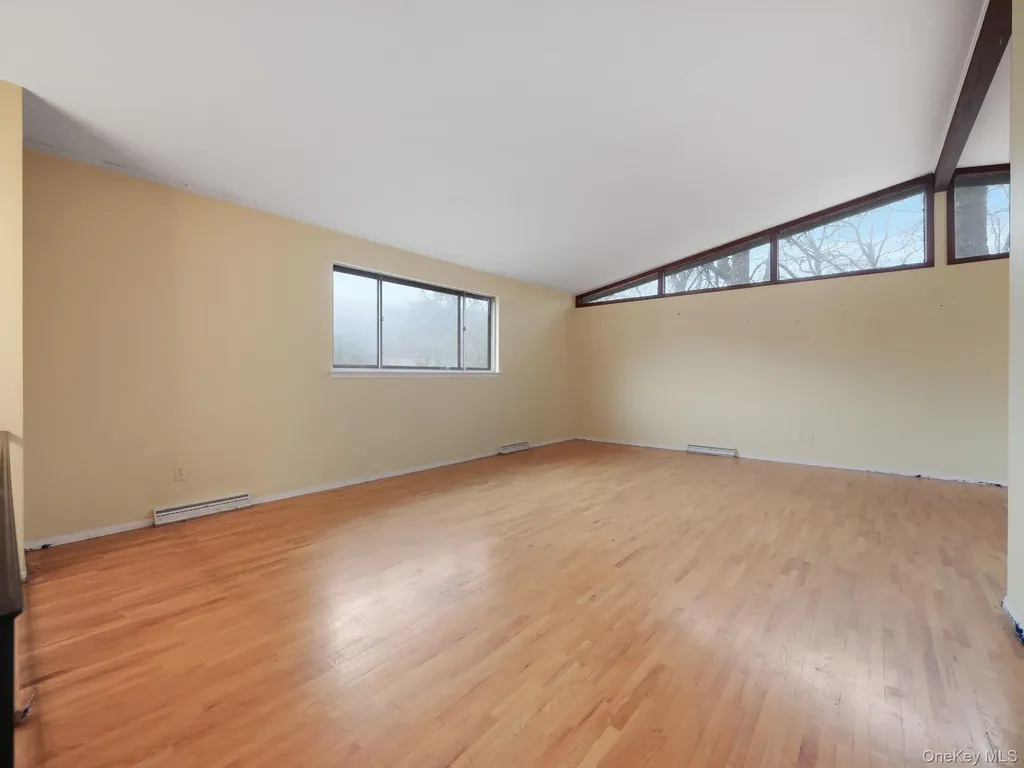 6 Pennington Way Spring Valley NY 10977