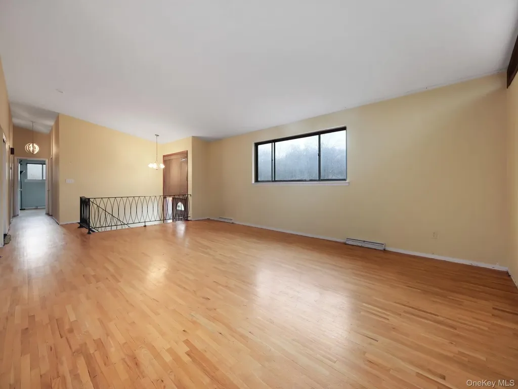 6 Pennington Way Spring Valley NY 10977