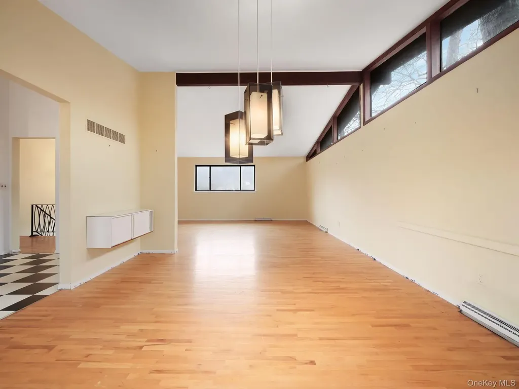 6 Pennington Way Spring Valley NY 10977