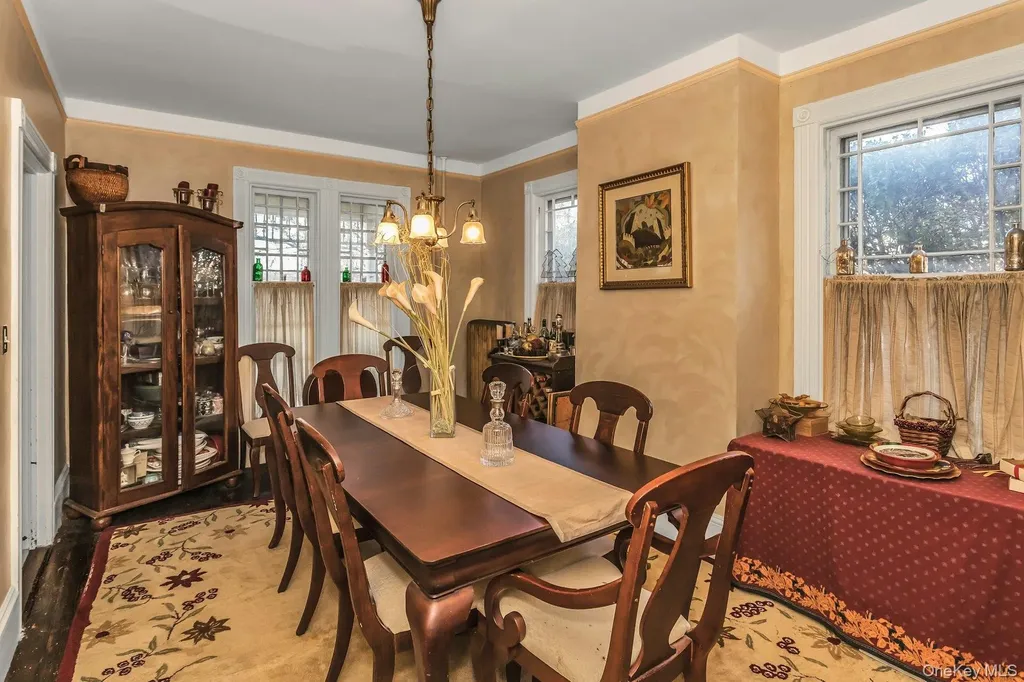 64 Bryant Avenue Roslyn Harbor NY 11576