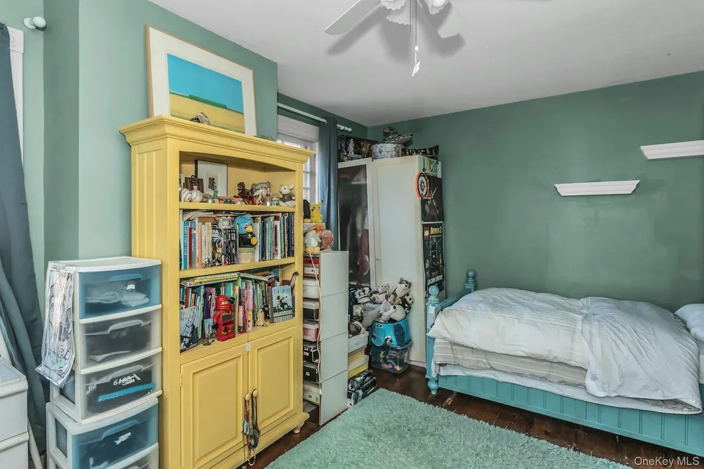 64 Bryant Avenue Roslyn Harbor NY 11576