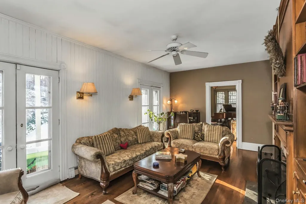 64 Bryant Avenue Roslyn Harbor NY 11576