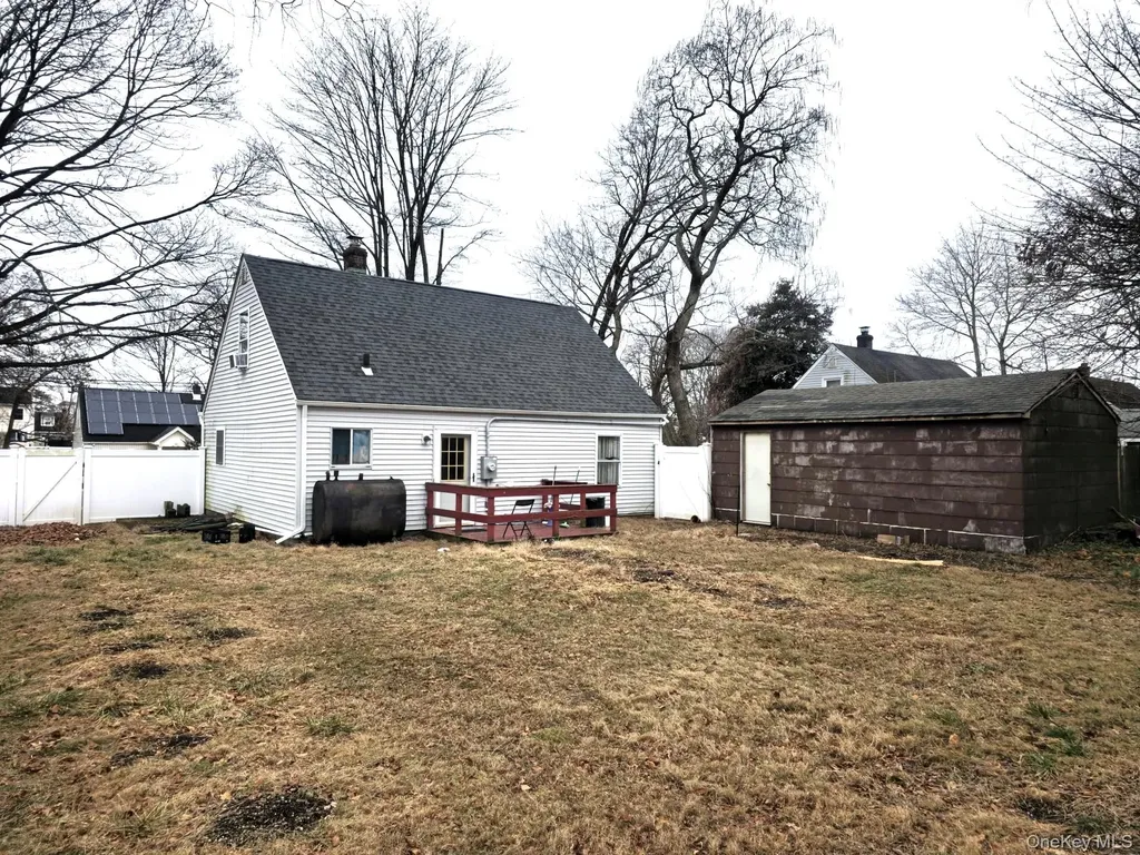 22 E Halley Lane Central Islip NY 11722