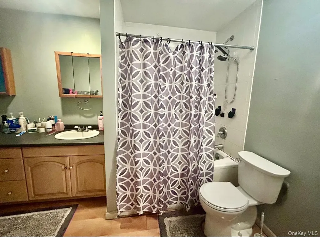 22 E Halley Lane Central Islip NY 11722