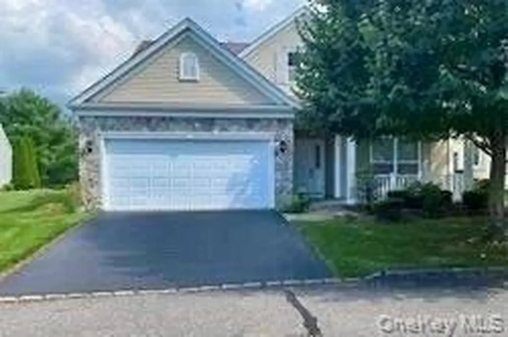 87 Louden Loop Mount Sinai NY 11766