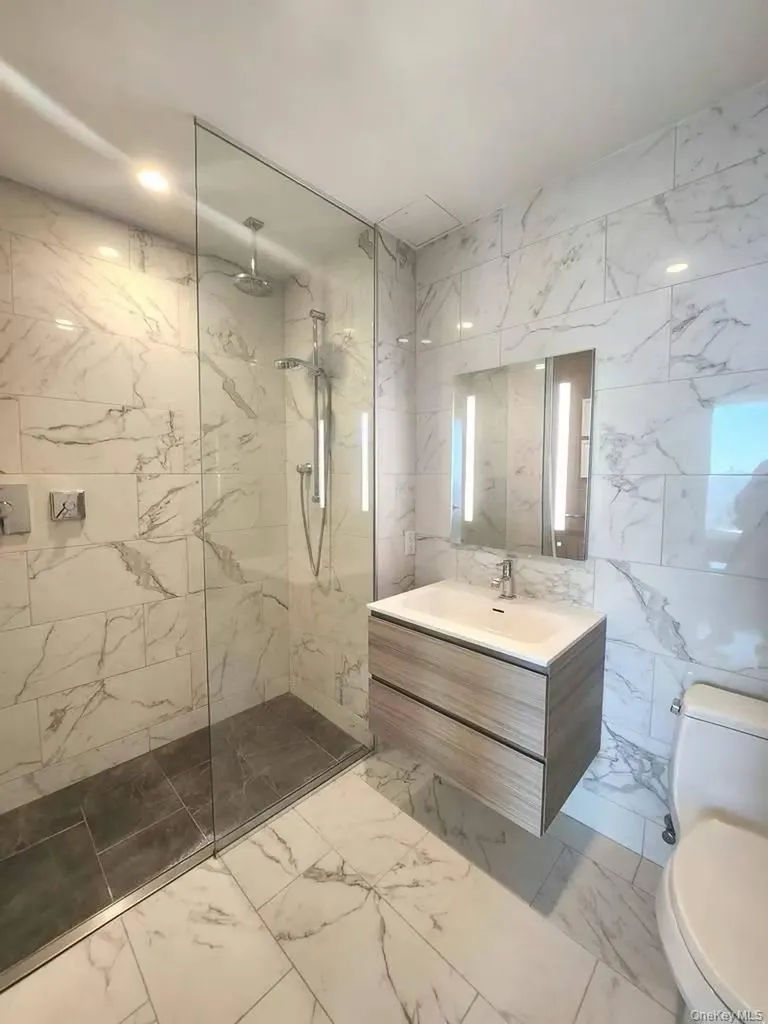 131-01 40th Road Flushing NY 11354