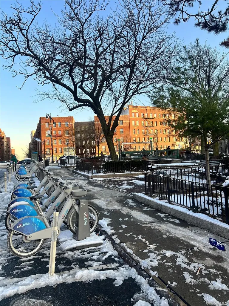 1925 Grand Concourse Bronx NY 10453